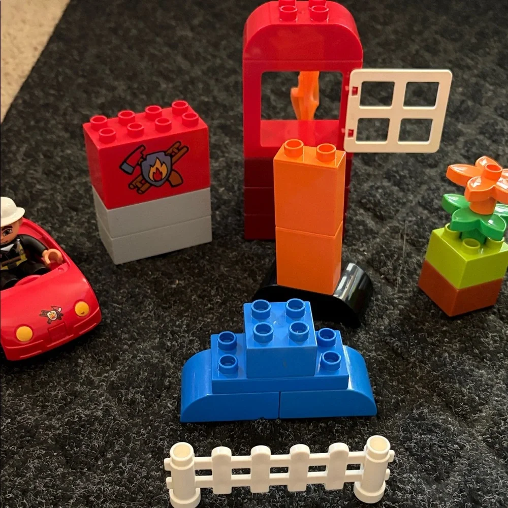 LEGO Duplo Fire Rescue Car And Firefighter Figure Plus Extra Blocks